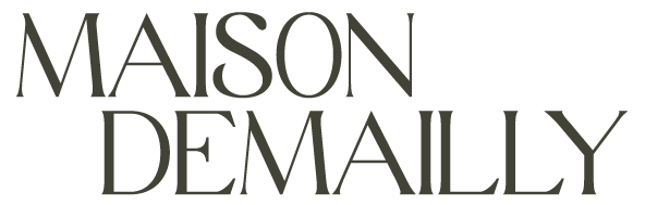 MAISON DEMAILLY logo vert